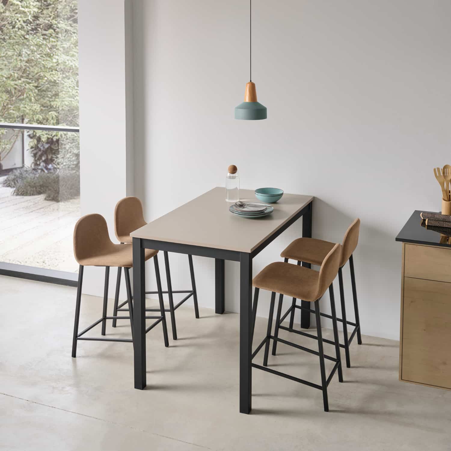 Mesa de bar alta de cocina: una tendencia creciente.