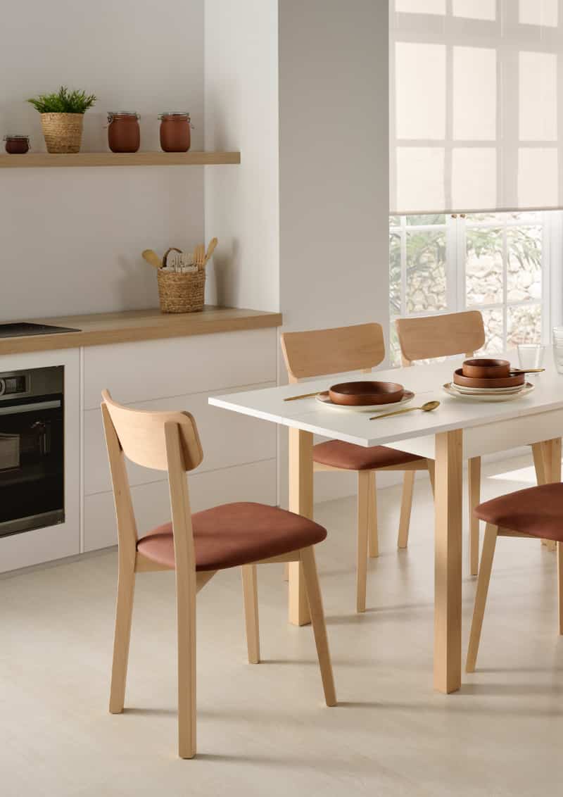 Descubre 5 ventajas de las mesas a medida para cocina.